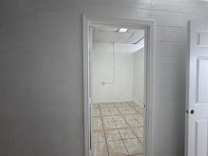 1820-1834 James M Wood Blvd, Los Angeles, CA à louer Photo intérieure- Image 2 de 7