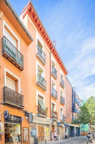 Plus de détails pour Multi-résidentiel à vendre