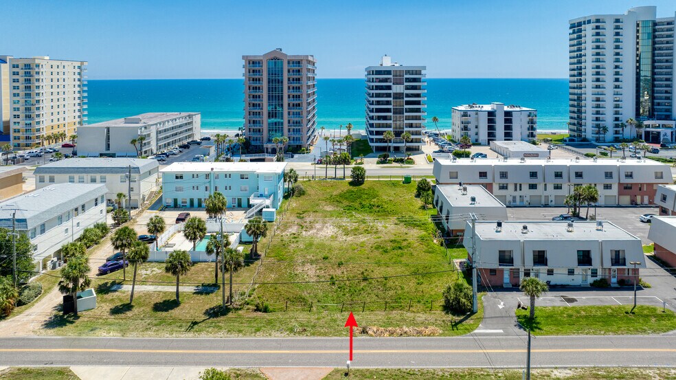 3742 S Atlantic Ave, Daytona Beach Shores, FL à vendre - Photo du bâtiment - Image 1 de 6