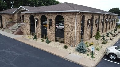 2004 Highland Ave, Eau Claire, WI à louer Photo intérieure- Image 2 de 3