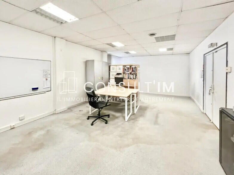 Bureau dans Courbevoie à louer - Photo du bâtiment - Image 3 de 7