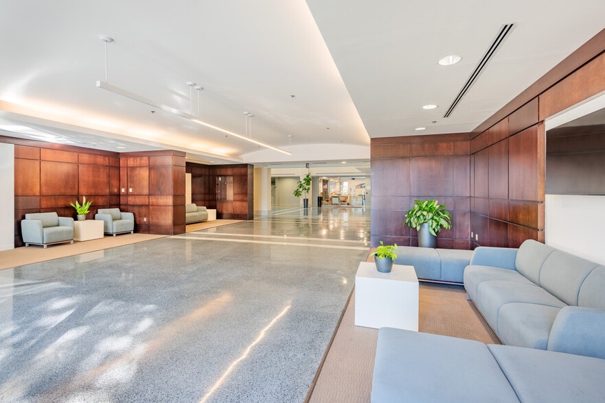 1800 Continental Blvd, Charlotte, NC for lease - Lobby - Image 2 of 5