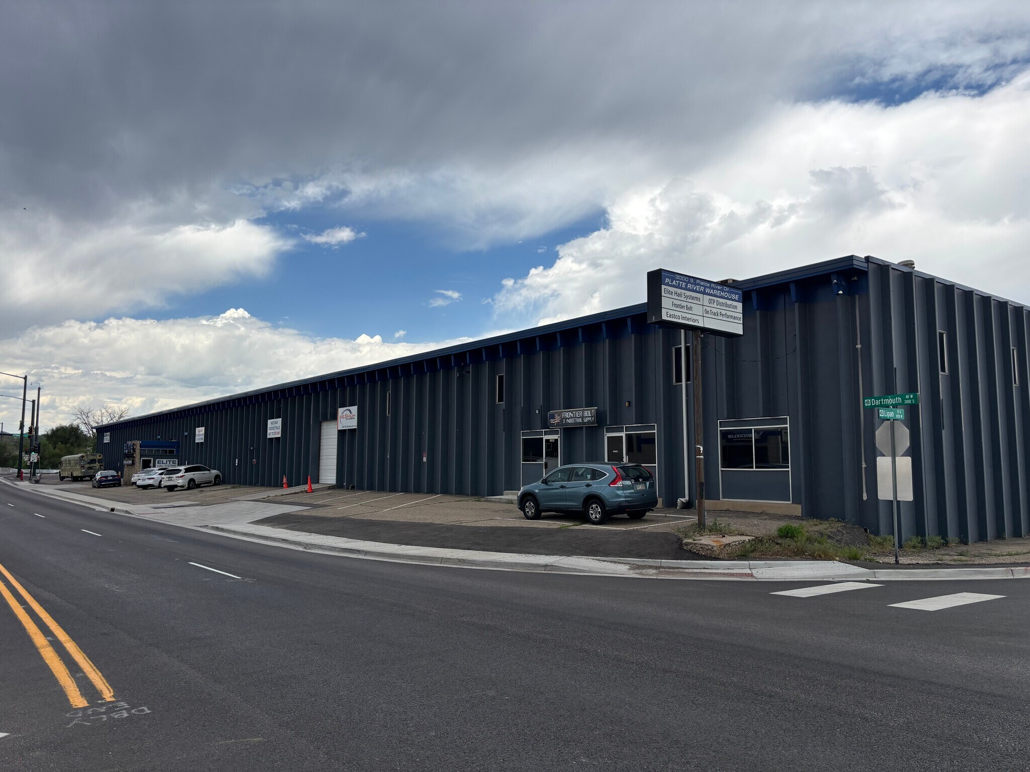 3000-3066 S Platte River Dr, Englewood, CO for lease Building Photo- Image 1 of 11