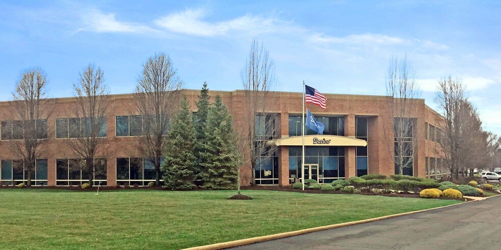 13000 Darice Pky, Strongsville, OH à louer - Photo du bâtiment - Image 2 de 14