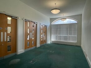 7 Bradford Rd, Brighouse à louer Photo intérieure- Image 1 de 1