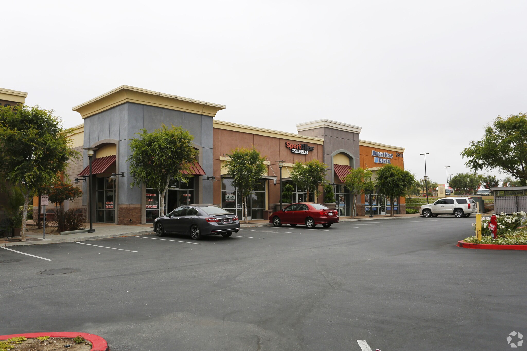 Golden Valley Shopping Center portefeuille de 4 propriétés à vendre sur LoopNet.ca Photo principale- Image 1 de 5