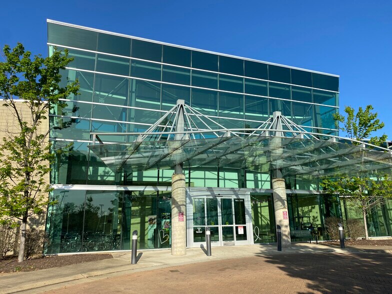 961 S Gloster St, Tupelo, MS à louer - Photo du bâtiment - Image 3 de 8