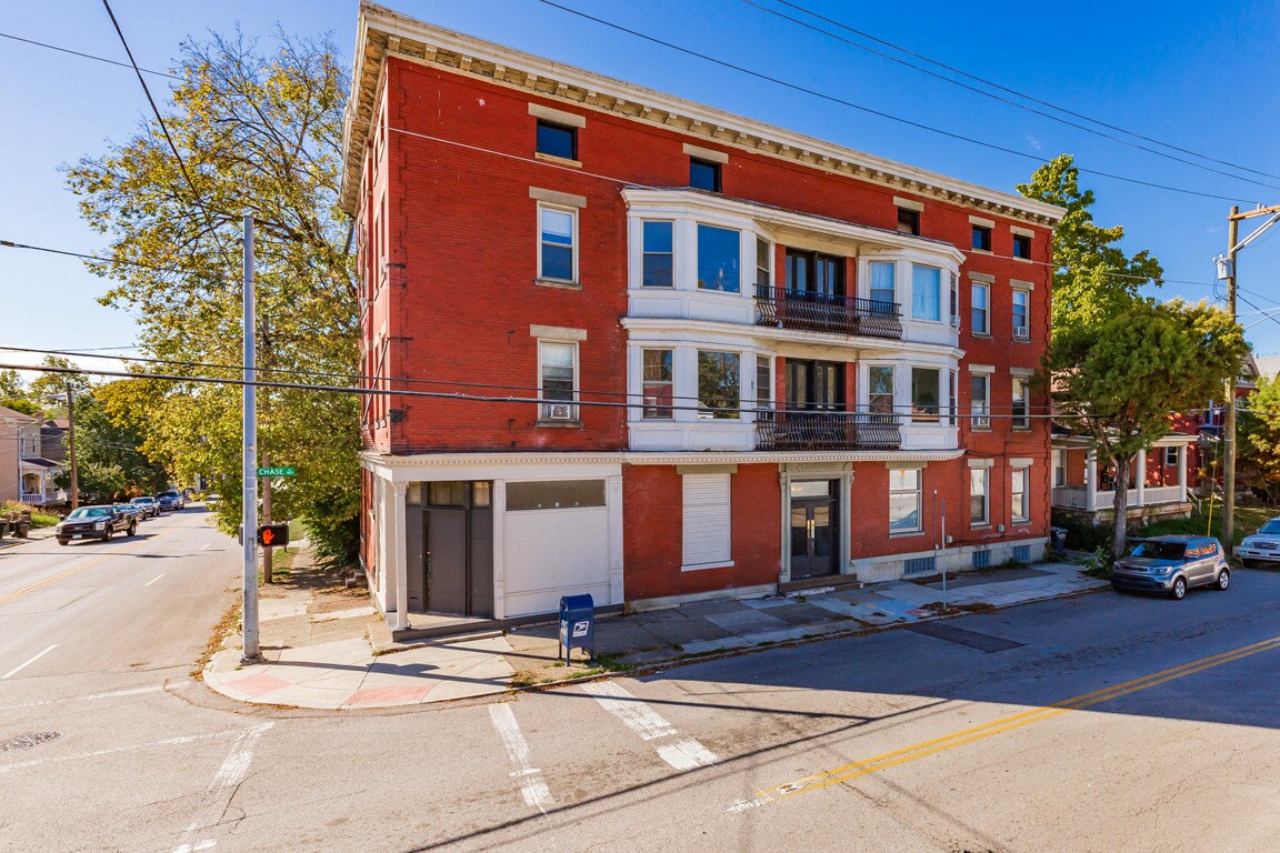 1801 Chase Ave, Cincinnati, OH à vendre Photo du bâtiment- Image 1 de 75