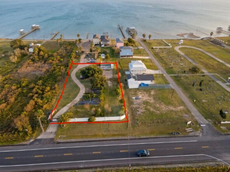 2222 Bayshore dr, Dickinson, TX à vendre - Photo du bâtiment - Image 3 de 3