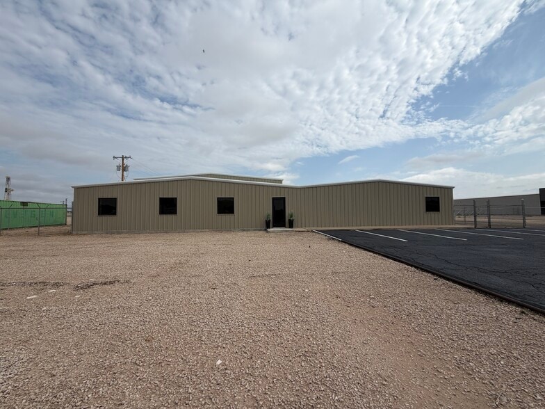 2410 Steven Rd, Odessa, TX à louer - Photo du bâtiment - Image 2 de 18