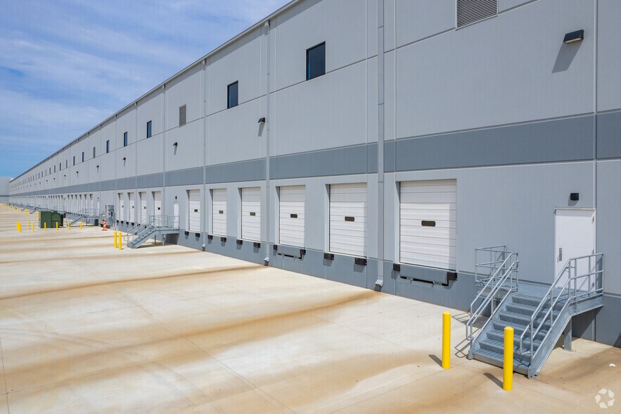 Interchange 249, Houston, TX à louer - Photo du bâtiment - Image 2 de 4