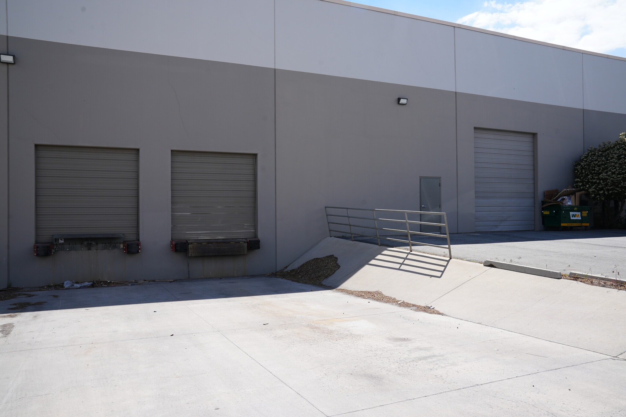 911 Linda Way, Sparks, NV for lease Building Photo- Image 1 of 7