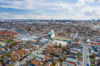 1886-1920 Eglinton Av W, Toronto, ON - Aérien  Vue de la carte