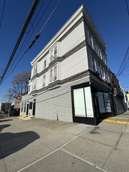 3182 E Tremont Ave, Bronx, NY à louer - Photo du bâtiment - Image 2 de 19