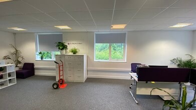 9-28 Athena Ct, Warwick à louer Photo intérieure- Image 2 de 5