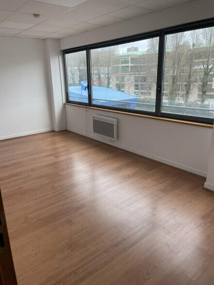 Office in Brest for lease - Interior Photo - Image 2 of 3