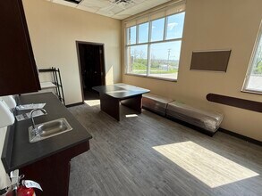 2551 E State St, Salem, OH for lease Interior Photo- Image 1 of 6