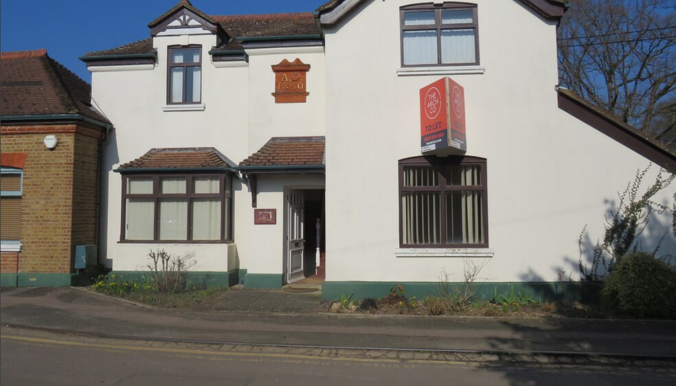 Glaziers Ln, Normandy à louer - Photo du bâtiment - Image 2 de 2