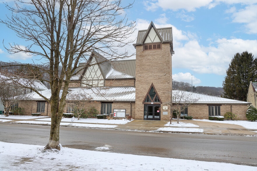 1135 Buffalo St, Franklin, PA à vendre - Photo du bâtiment - Image 2 de 26