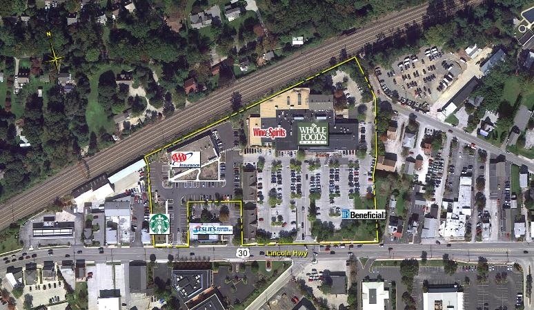 821 W Lancaster Ave, Wayne, PA à louer Aérien- Image 1 de 4