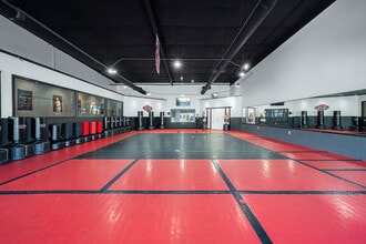 11715 Spring Cypress Rd, Tomball, TX for lease Building Photo- Image 2 of 17