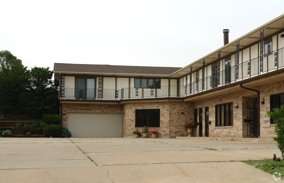 2233 Theodore St, Crest Hill, IL à louer - Photo du bâtiment - Image 2 de 2