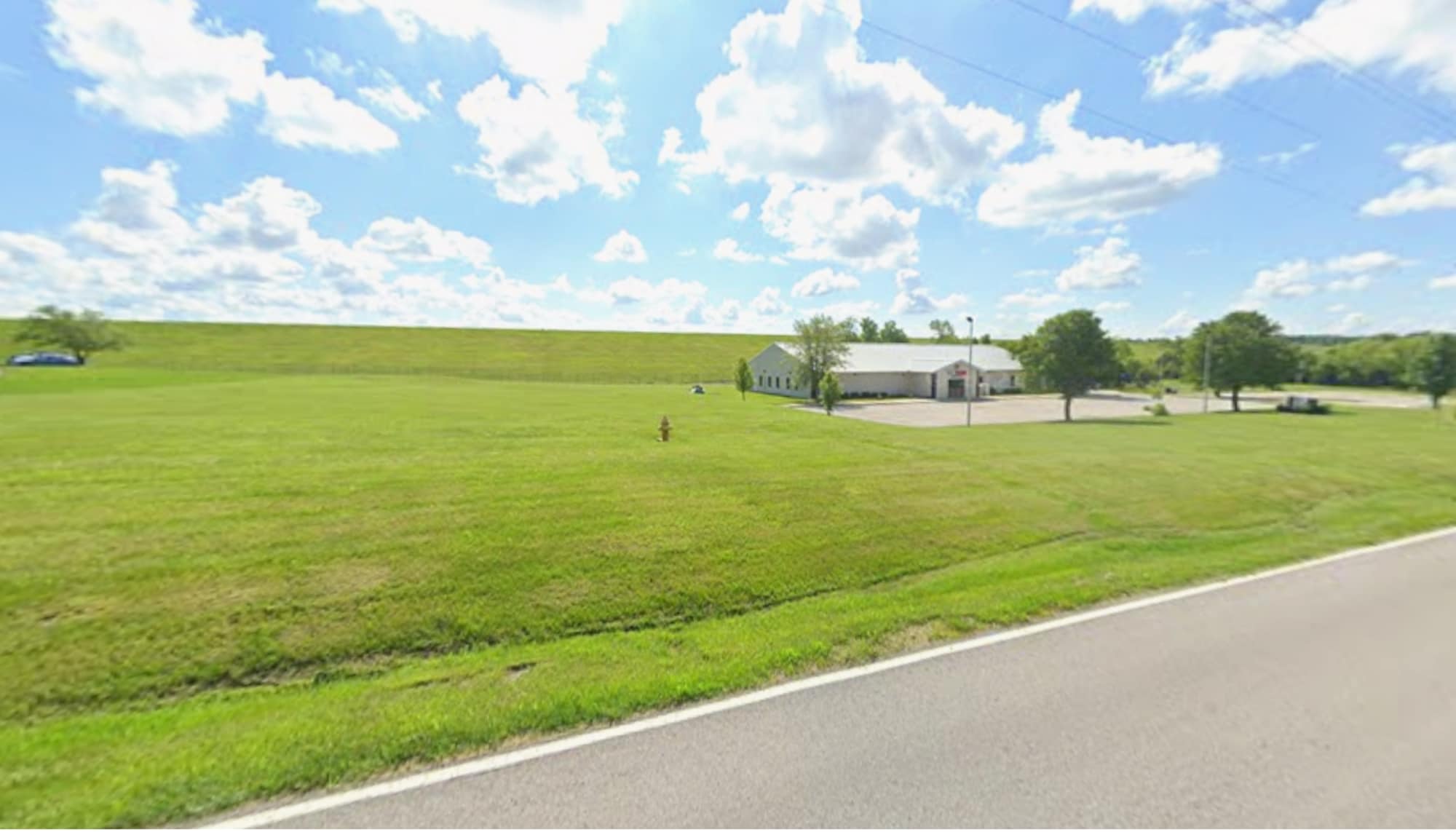 2305 NE Douglas St, Lee's Summit, MO for sale Primary Photo- Image 1 of 6
