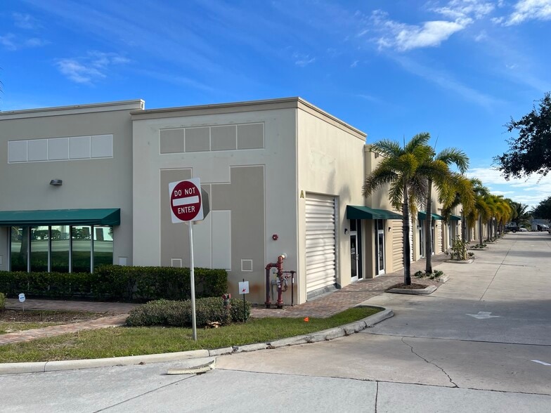 1335 Old Dixie Hwy, Lake Park, FL for lease - Building Photo - Image 3 of 4