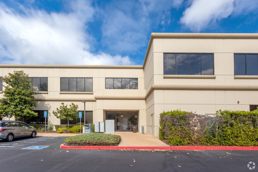 928 E Blanco Rd, Salinas, CA for lease - Building Photo - Image 2 of 4