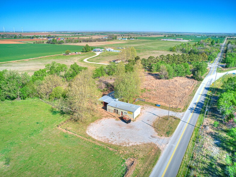 601 Cimarron Rd, Tuttle, OK à vendre - Photo du bâtiment - Image 3 de 21