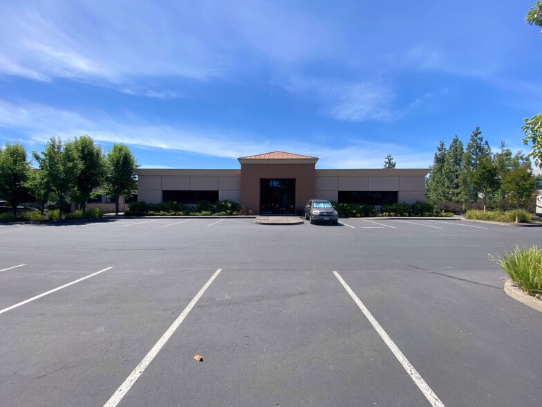 3765 Brickway Blvd, Santa Rosa, CA for lease - Building Photo - Image 3 of 3