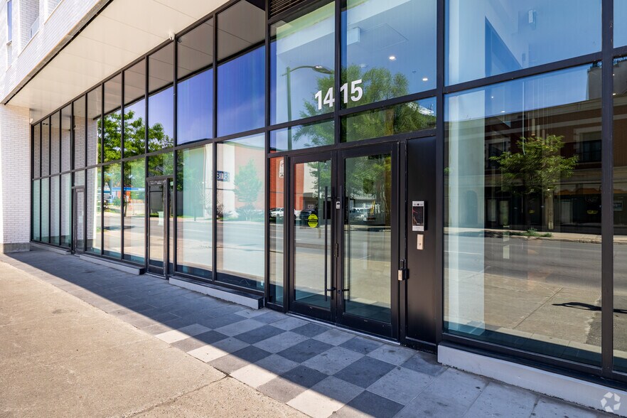 1815-1835 Rue Sainte-Catherine E, Montréal, QC à louer - Photo du bâtiment - Image 3 de 4