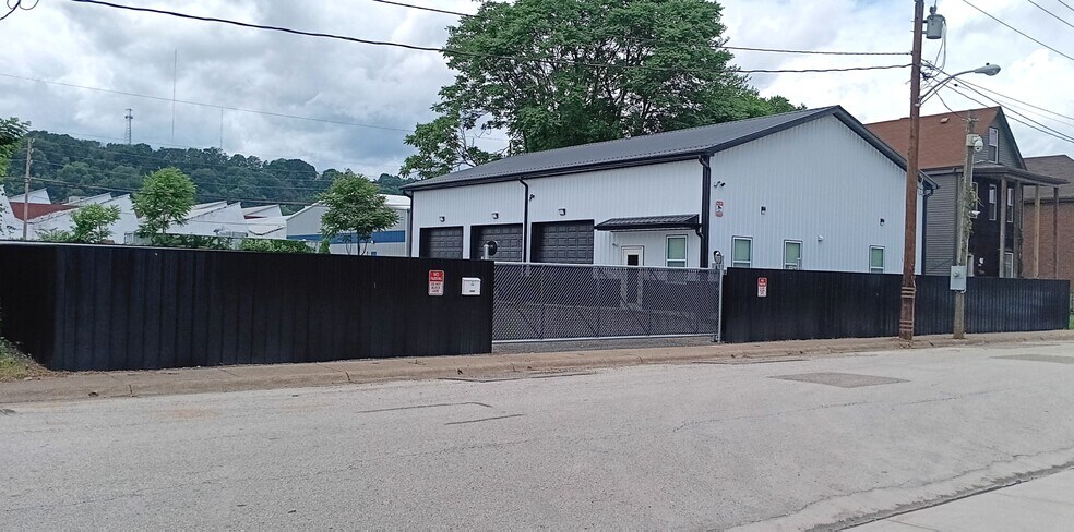 1339 4th Ave, New Kensington, PA à vendre - Photo du bâtiment - Image 3 de 27