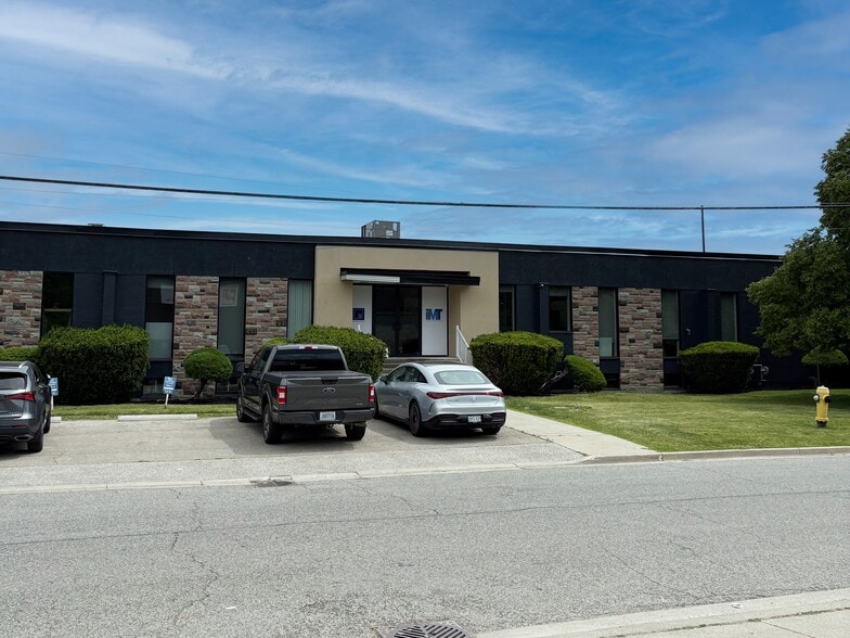 40 Penn Dr, Toronto, ON for sale - Building Photo - Image 2 of 8
