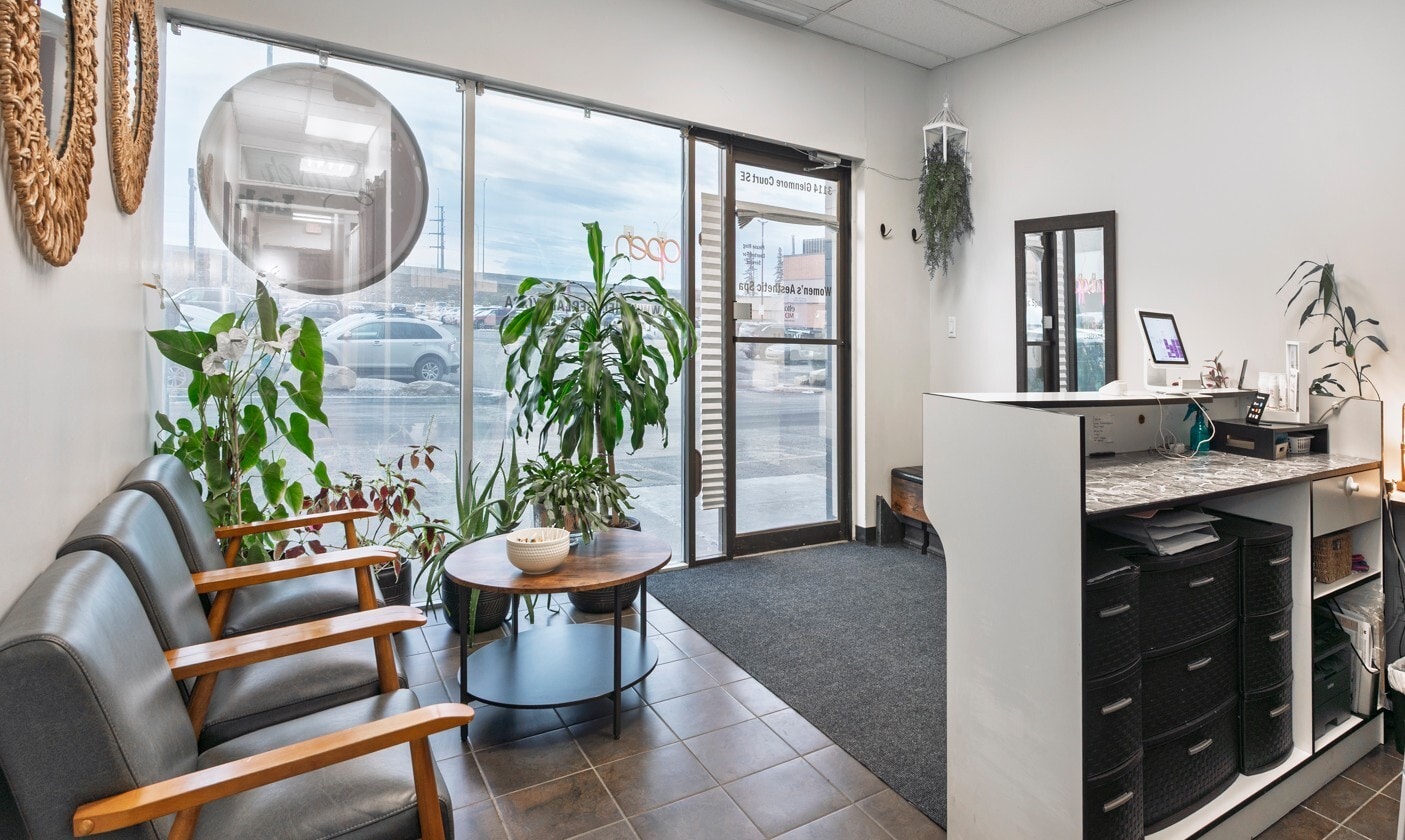 2102-2130 Glenmore Crt SE, Calgary, AB à louer Photo intérieure- Image 1 de 2