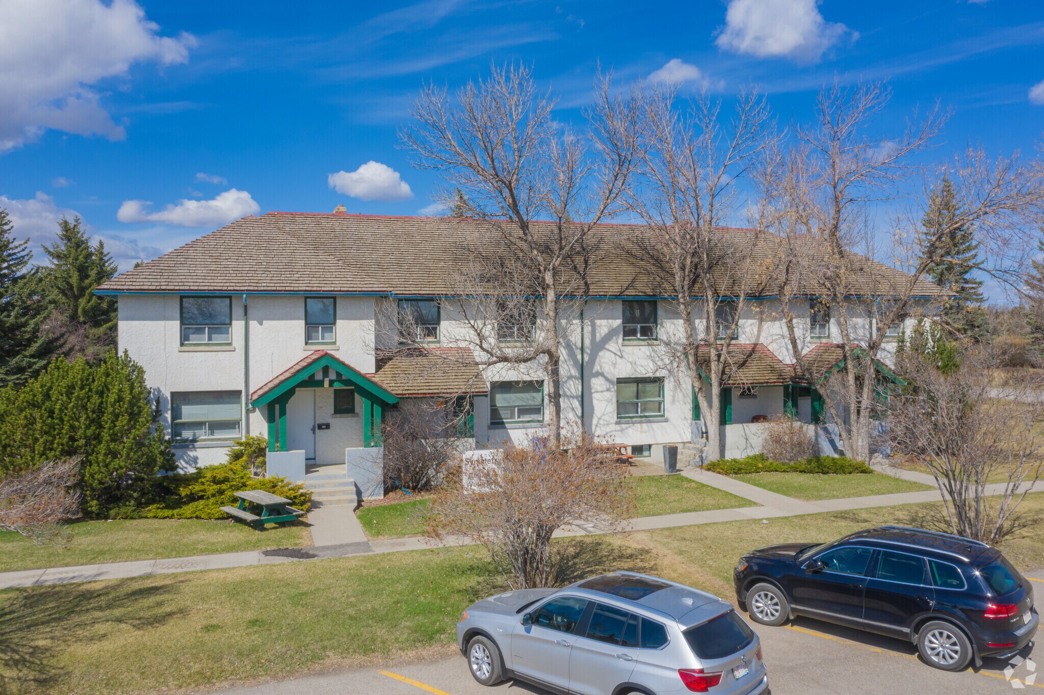 2531 Hochwald Ave SW, Calgary, AB à vendre Photo du bâtiment- Image 1 de 1