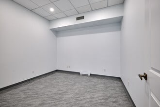 1120 Boul Du Curé-Labelle, Blainville, QC for lease Interior Photo- Image 1 of 25