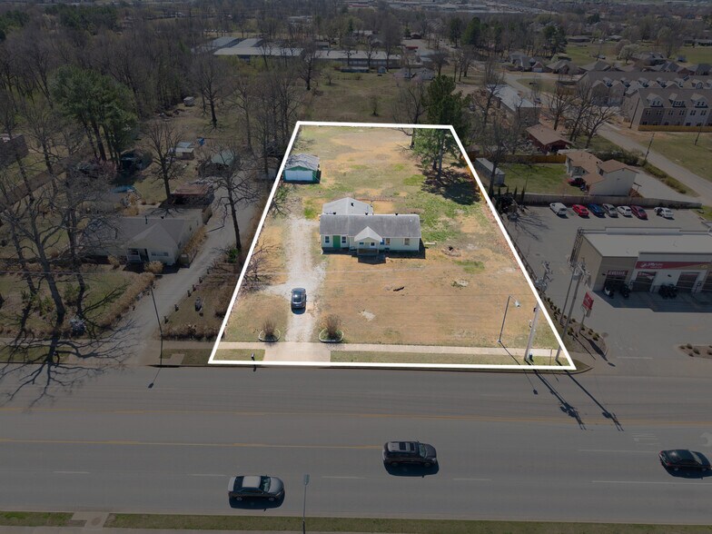 5085 Elm Springs Rd, Springdale, AR à vendre - Photo du bâtiment - Image 2 de 21