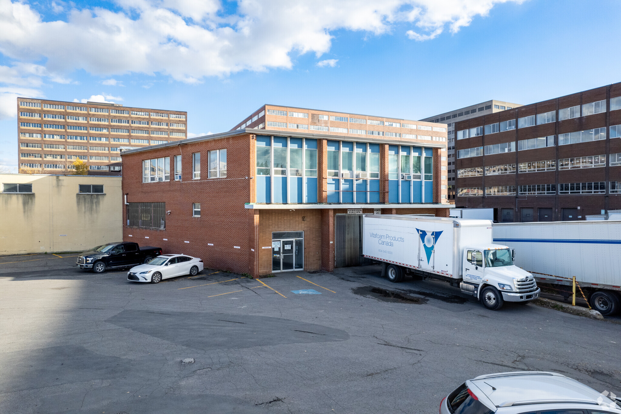 270 Rue De Louvain O, Montréal, QC for lease Primary Photo- Image 1 of 6