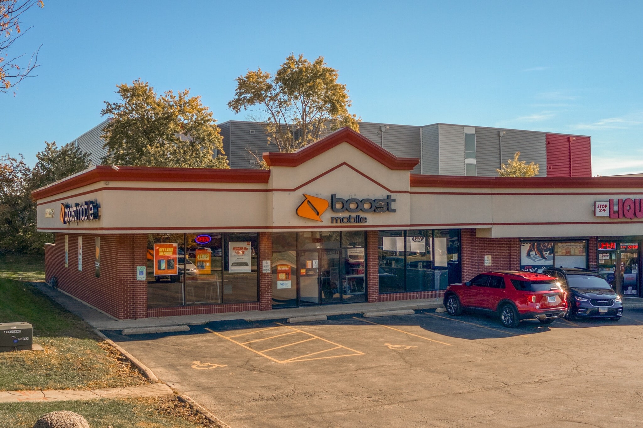 595 N Pinecrest Rd, Bolingbrook, IL for lease Primary Photo- Image 1 of 10