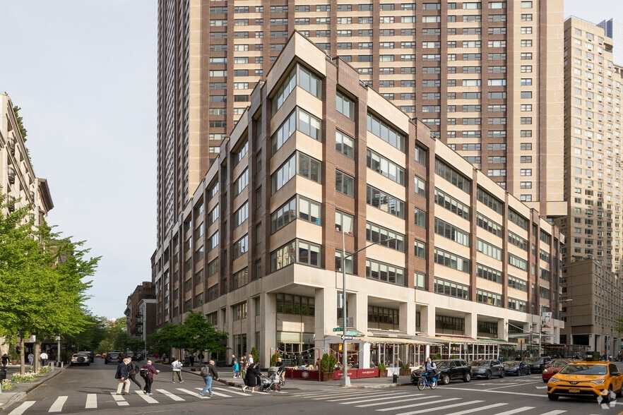 1900 Broadway, New York, NY for lease - Building Photo - Image 1 of 23