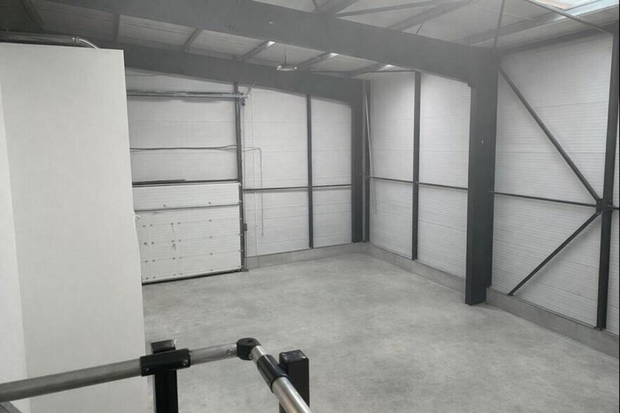 Flex in Auray for sale - Building Photo - Image 3 of 10