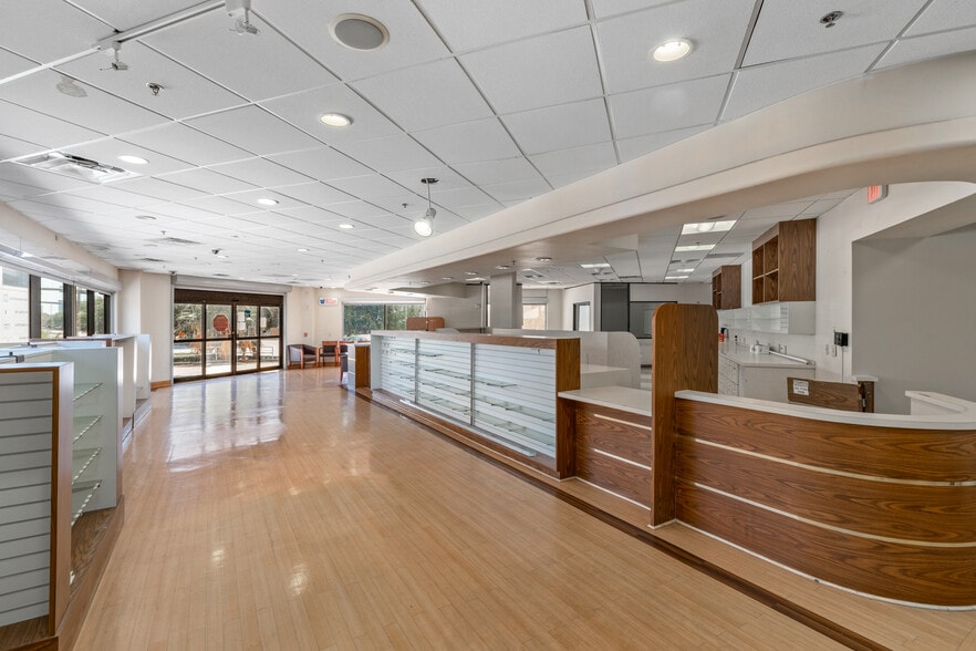 7700 Main St, Houston, TX for lease - Interior Photo - Image 3 of 16