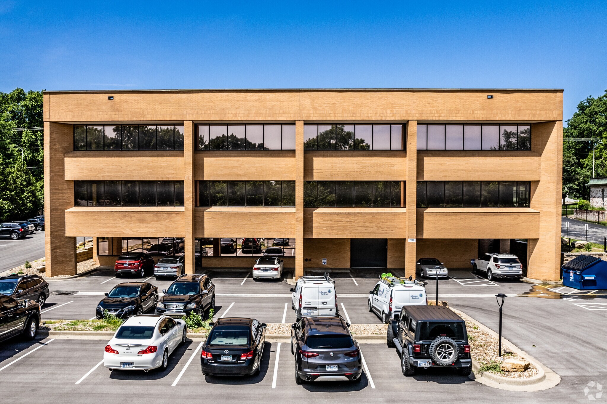 7227 Metcalf Ave, Overland Park, KS for lease Building Photo- Image 1 of 9
