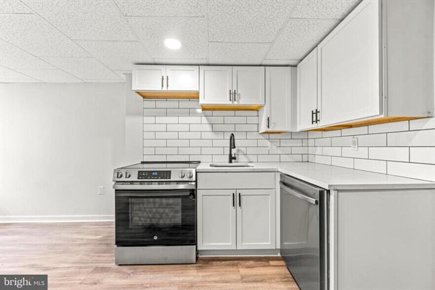 3106 N Calvert St, Baltimore, MD à vendre - Photo du bâtiment - Image 3 de 8