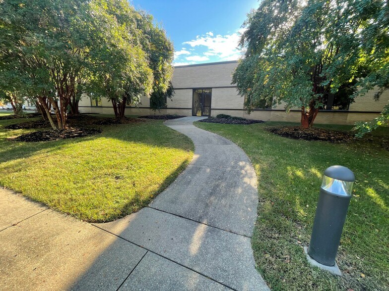 13203 N Enon Church Rd, Chester, VA for lease - Building Photo - Image 3 of 5