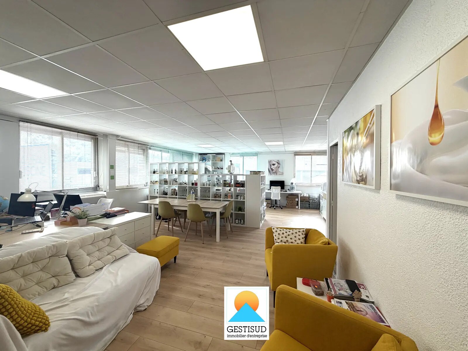 Office in Aubagne for lease Interior Photo- Image 1 of 5