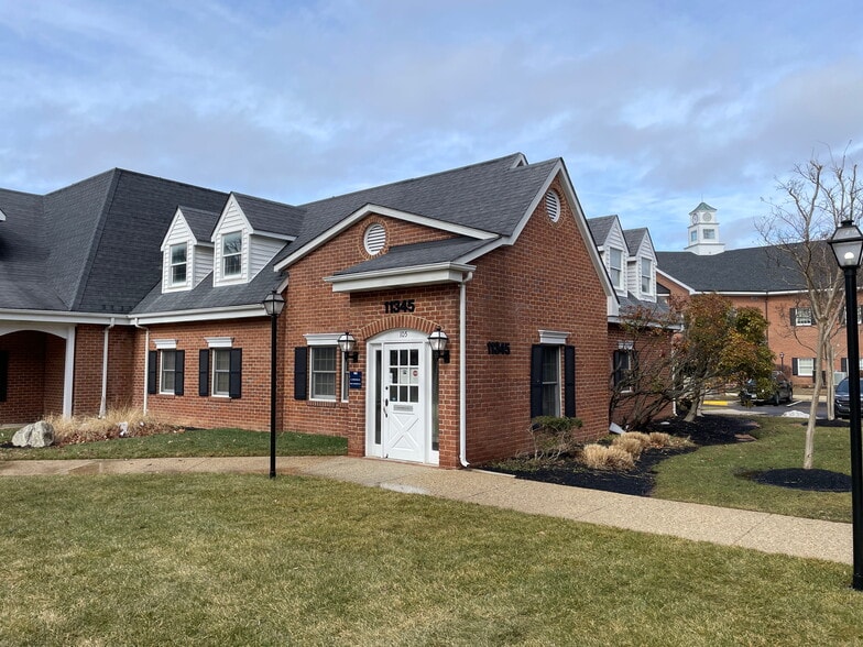 Pembrooke Square Investment portfolio of 5 properties for sale on LoopNet.ca - Building Photo - Image 3 of 4