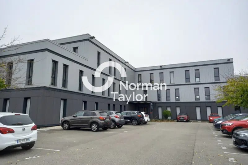 Office in Pusignan for lease Building Photo- Image 1 of 13