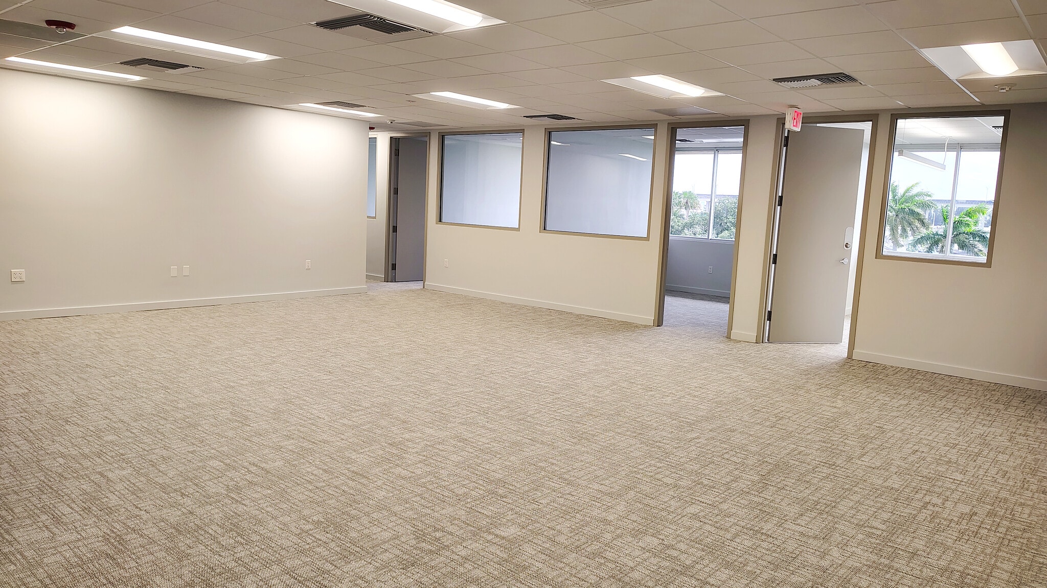 290 NW 165th St, North Miami Beach, FL for lease Interior Photo- Image 1 of 7